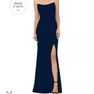 Strapless navy blue gown. AQUA BRAND. Size 8. Worn once.